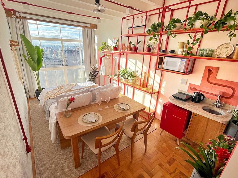 Studio em vermelho - Copan por @yanaina_interiores