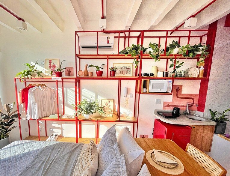 Studio em vermelho - Copan por @yanaina_interiores