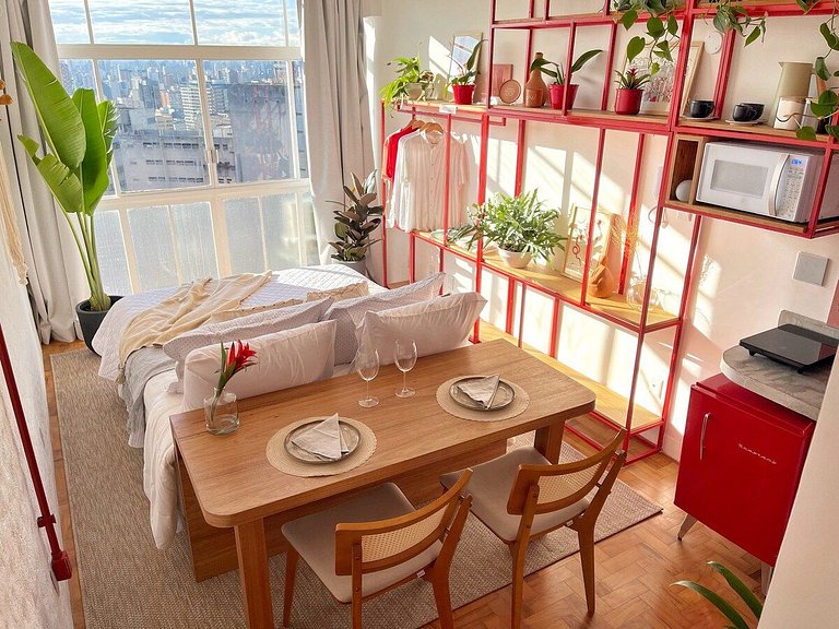 Studio em vermelho - Copan por @yanaina_interiores