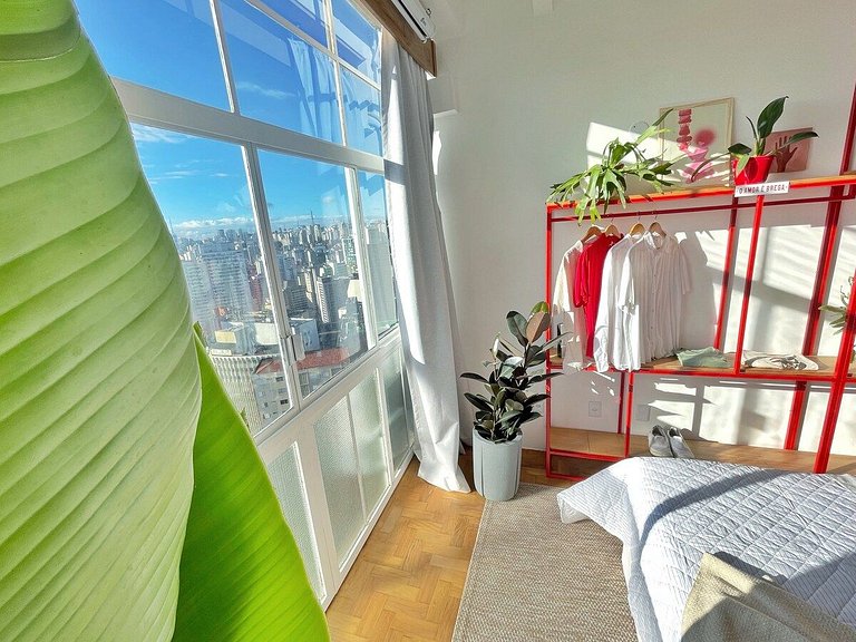 Studio em vermelho - Copan por @yanaina_interiores