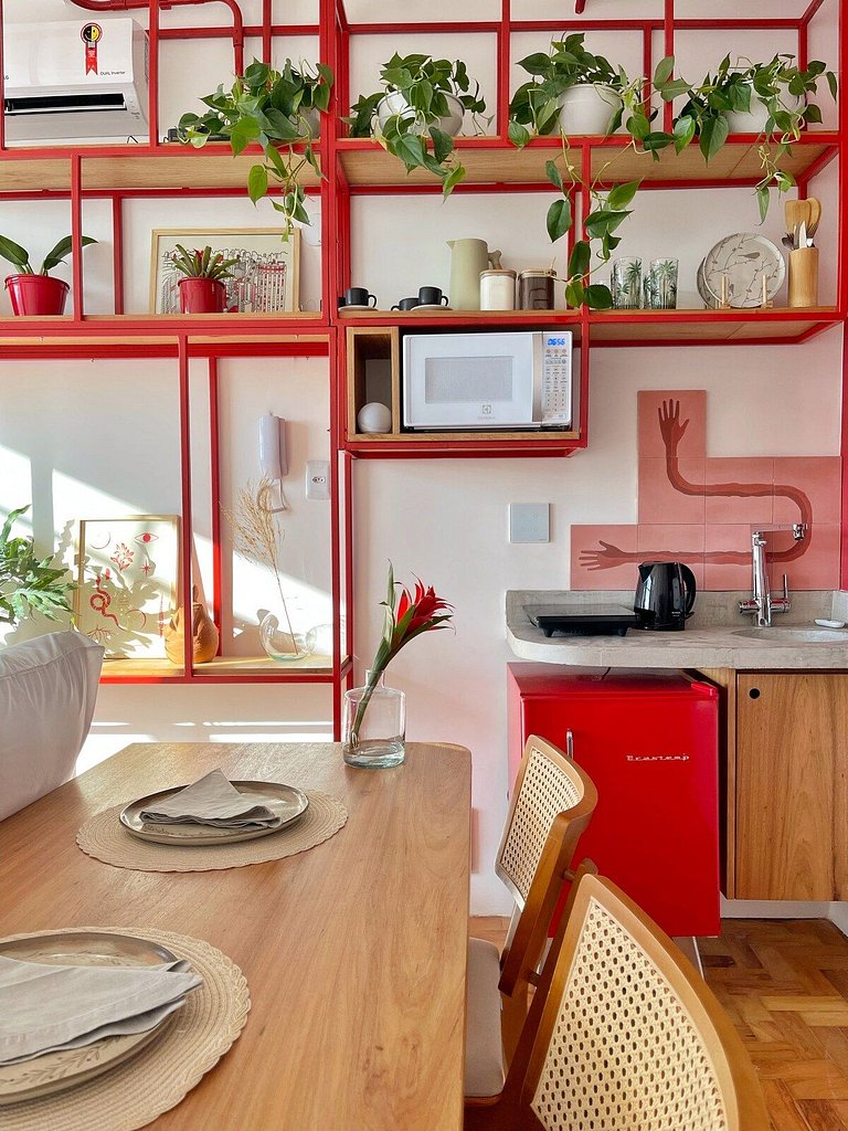 Studio em vermelho - Copan por @yanaina_interiores
