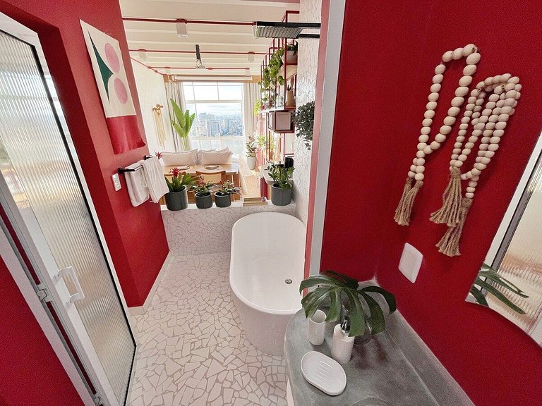 Studio em vermelho - Copan por @yanaina_interiores