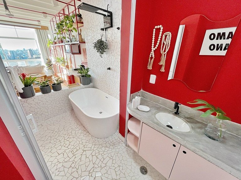 Studio em vermelho - Copan por @yanaina_interiores