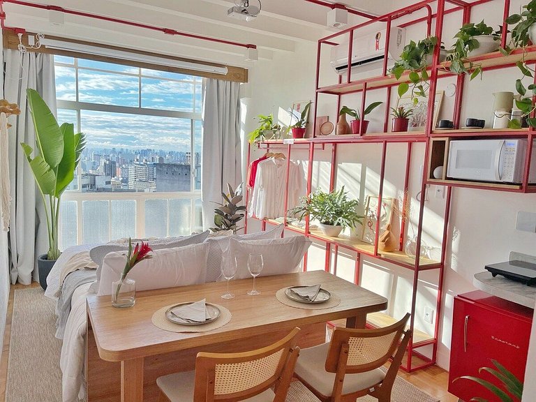 Studio em vermelho - Copan por @yanaina_interiores