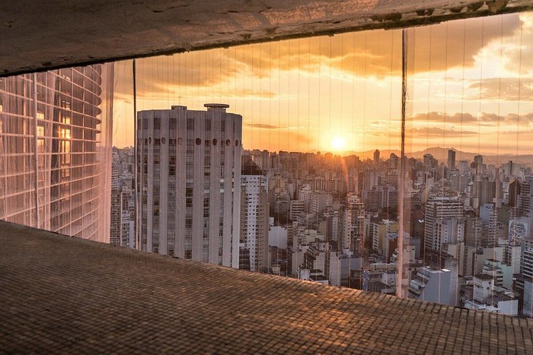 Por do Sol @ Copan - 27º Andar com Ar e Cama Queen