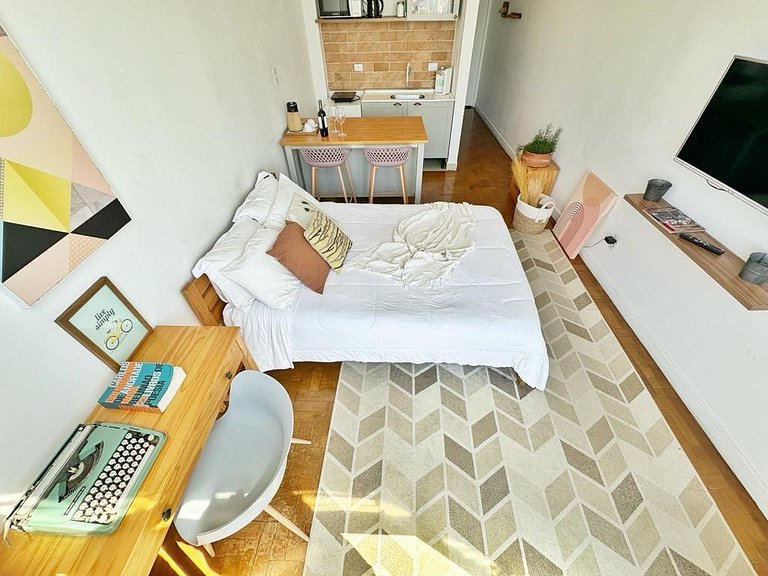 Aconchego e Iluminação no Copan. Internet Rápida.