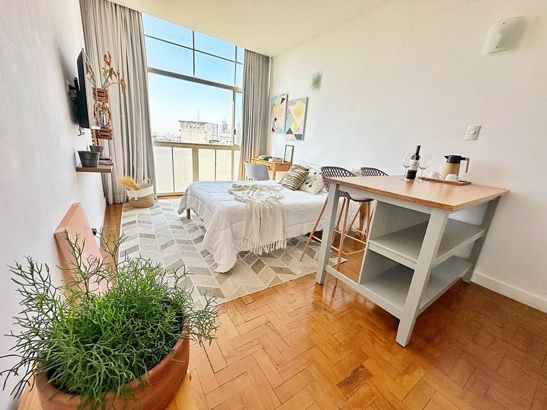 Aconchego e Iluminação no Copan. Internet Rápida.