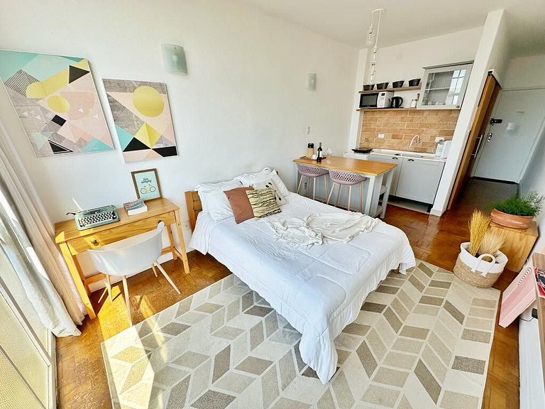 Aconchego e Iluminação no Copan. Internet Rápida.