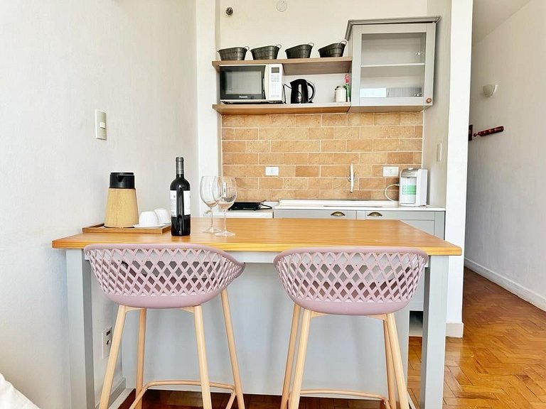 Aconchego e Iluminação no Copan. Internet Rápida.