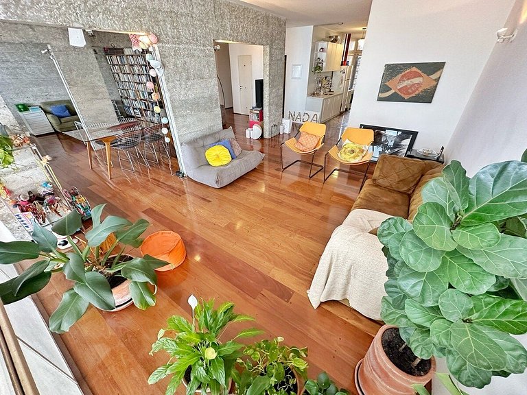 Ap espaçoso no Bloco C do Copan