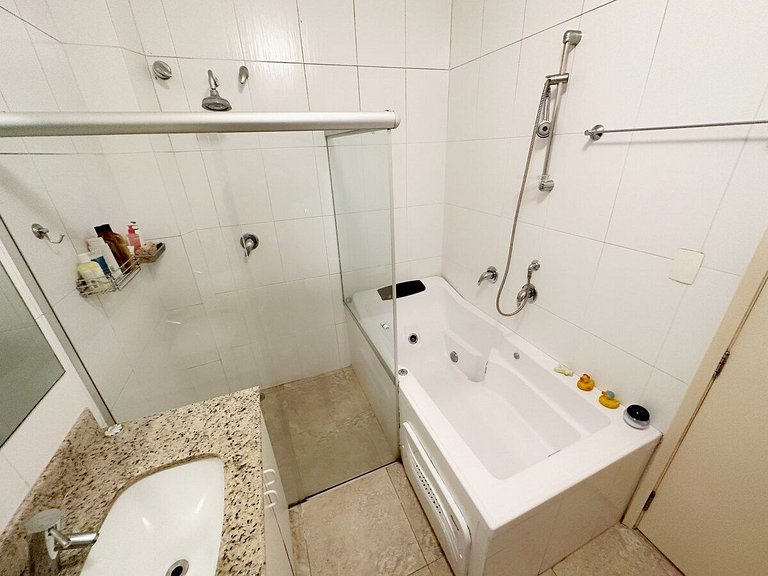 Ap espaçoso no Bloco C do Copan