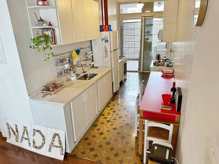 Ap espaçoso no Bloco C do Copan