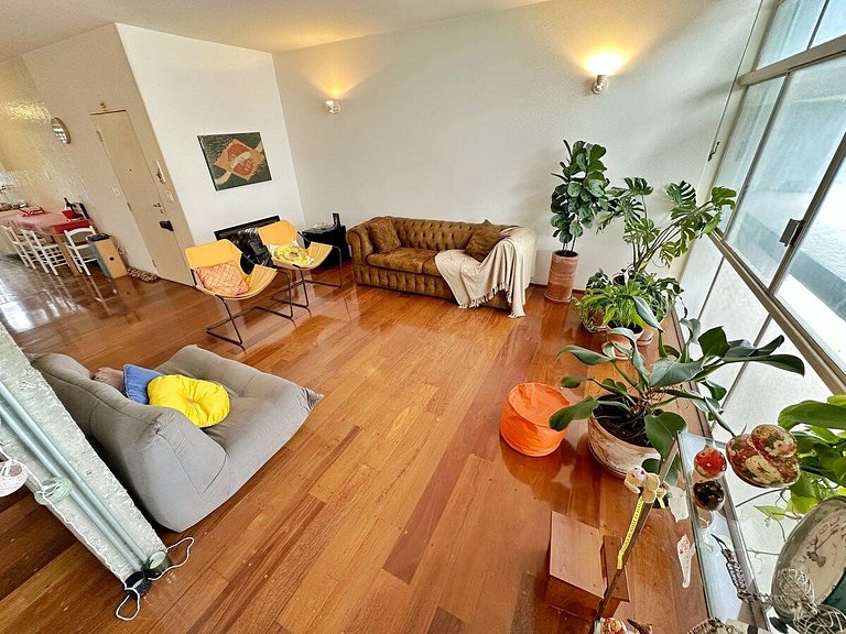 Ap espaçoso no Bloco C do Copan