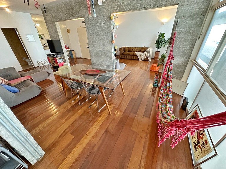 Ap espaçoso no Bloco C do Copan