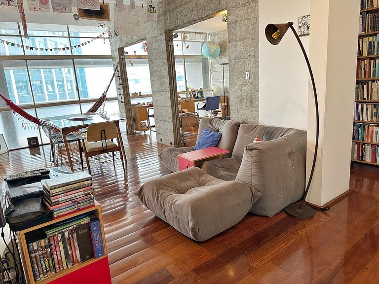 Ap espaçoso no Bloco C do Copan