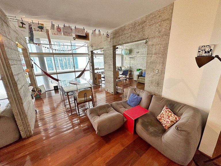 Ap espaçoso no Bloco C do Copan