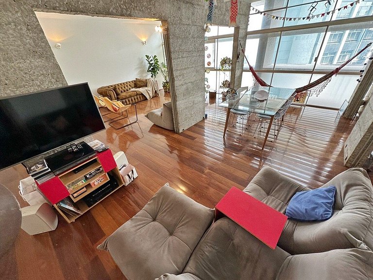 Ap espaçoso no Bloco C do Copan