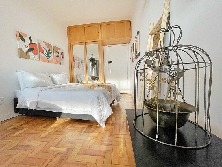 31° Andar: pôr do sol com AC + decor e conforto!