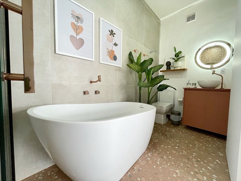 Vista pra serra com telão, banheira e ar @ Copan