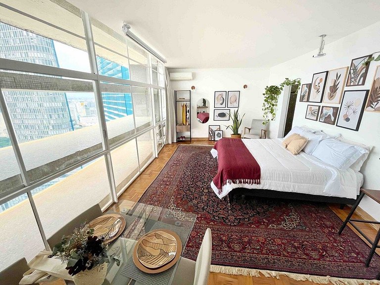 Vista pra serra com telão, banheira e ar @ Copan