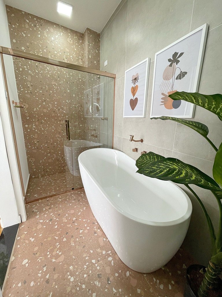 Vista pra serra com telão, banheira e ar @ Copan