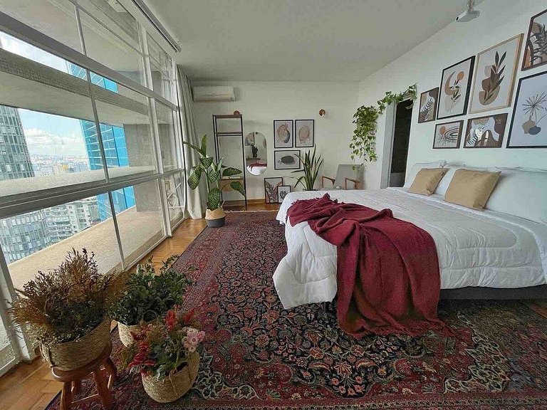 Vista pra serra com telão, banheira e ar @ Copan