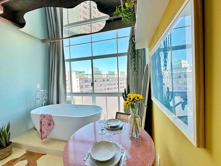 Borogodó - Banheira e telão no Copan