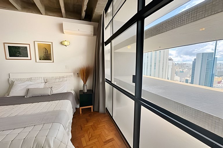 Loft com estilo industrial no Copan - Com ar