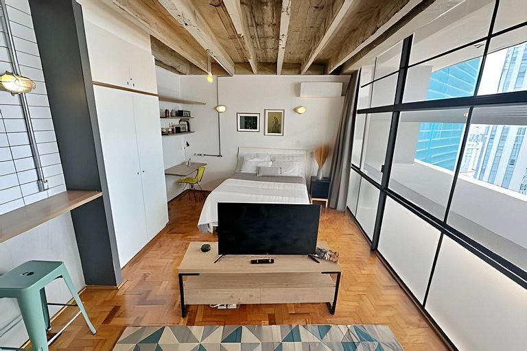 Loft com estilo industrial no Copan - Com ar