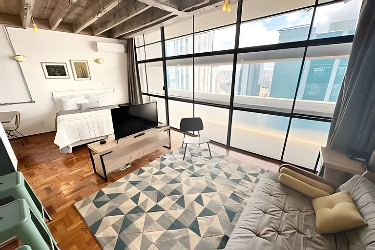 Loft com estilo industrial no Copan - Com ar