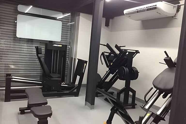 Loft com estilo industrial no Copan - Com ar