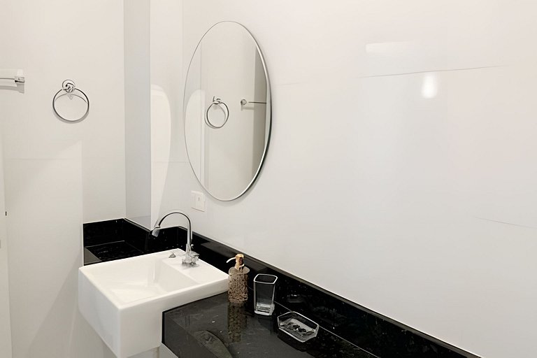 Ap amplo com 3 ambientes @ Copan