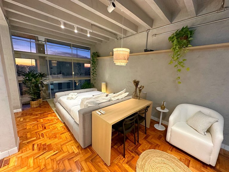 Copan c/ Vista espetacular + Ar Cond. + Cama Queen