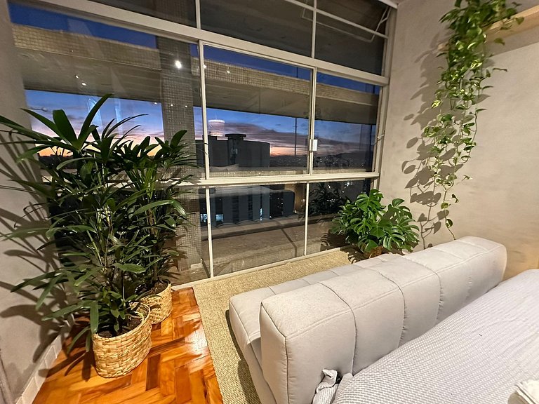 Copan c/ Vista espetacular + Ar Cond. + Cama Queen