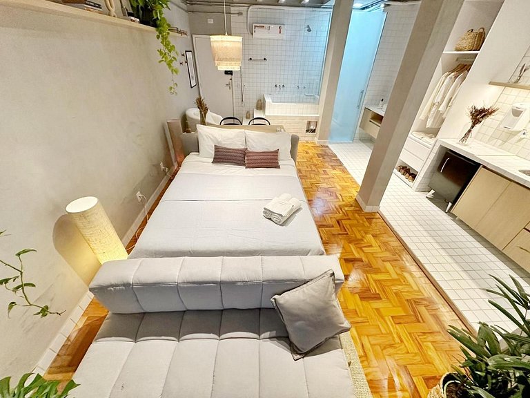 Copan c/ Vista espetacular + Ar Cond. + Cama Queen