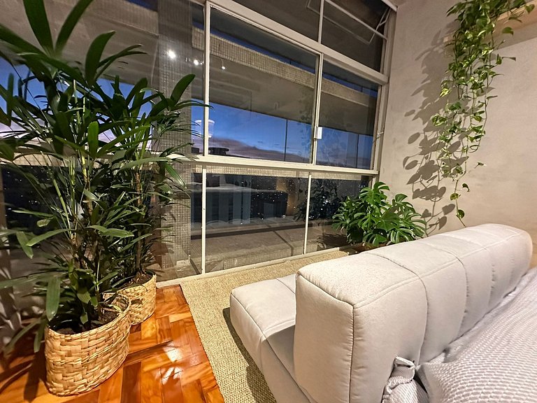 Copan c/ Vista espetacular + Ar Cond. + Cama Queen