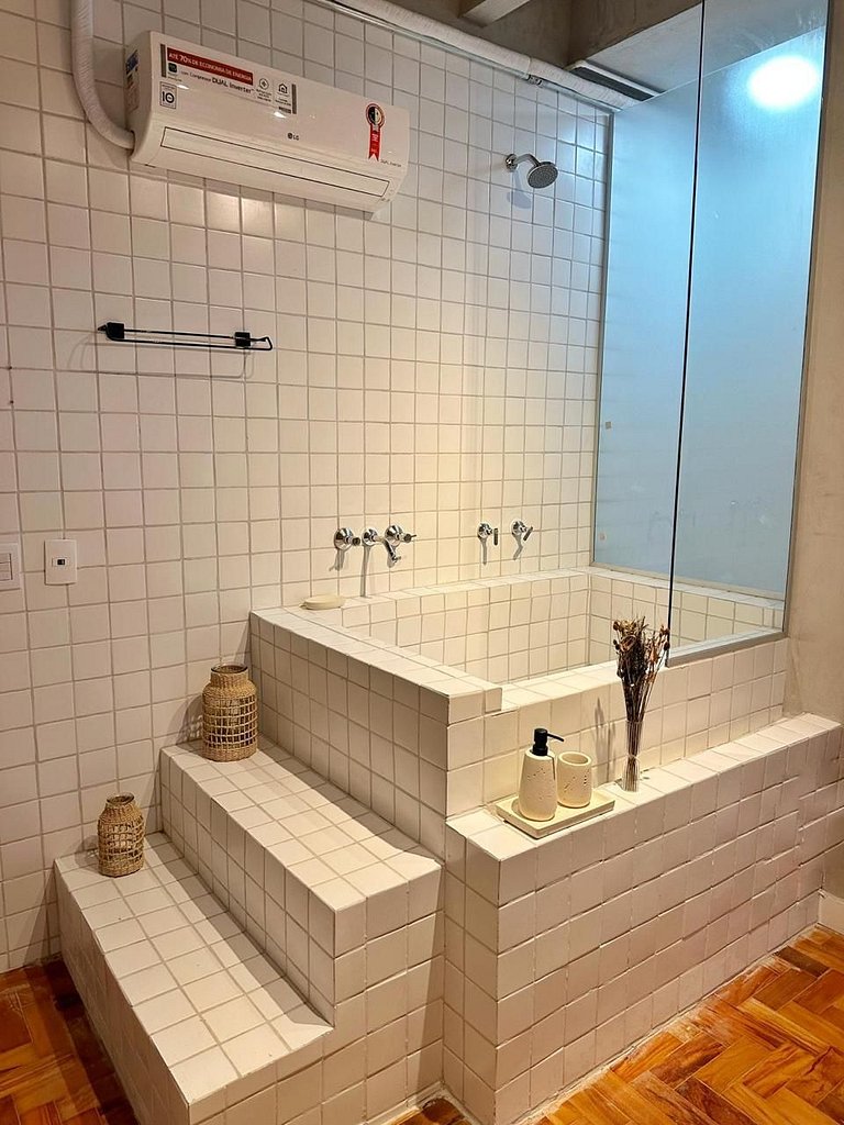 Copan c/ Vista espetacular + Ar Cond. + Cama Queen