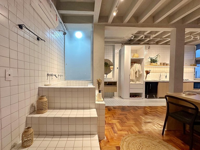 Copan c/ Vista espetacular + Ar Cond. + Cama Queen