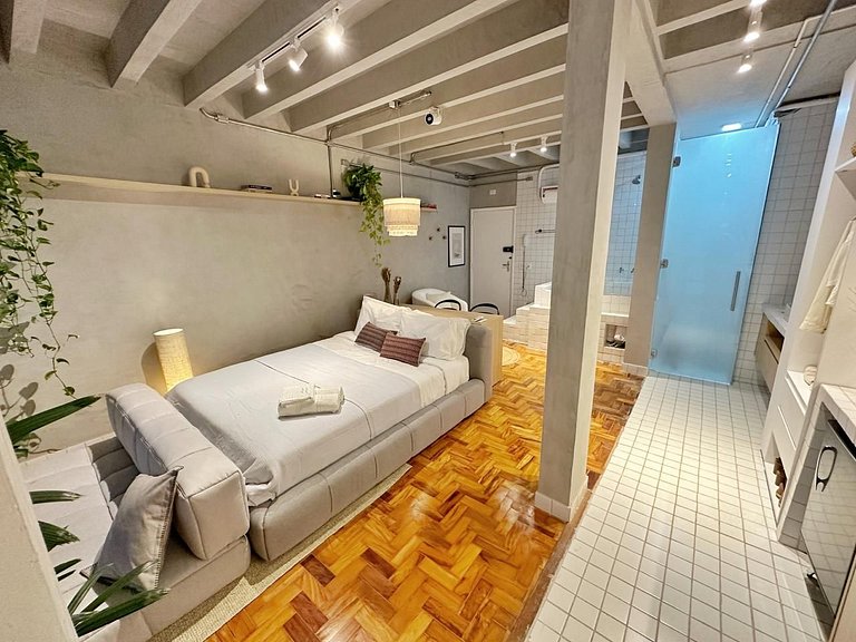 Copan c/ Vista espetacular + Ar Cond. + Cama Queen