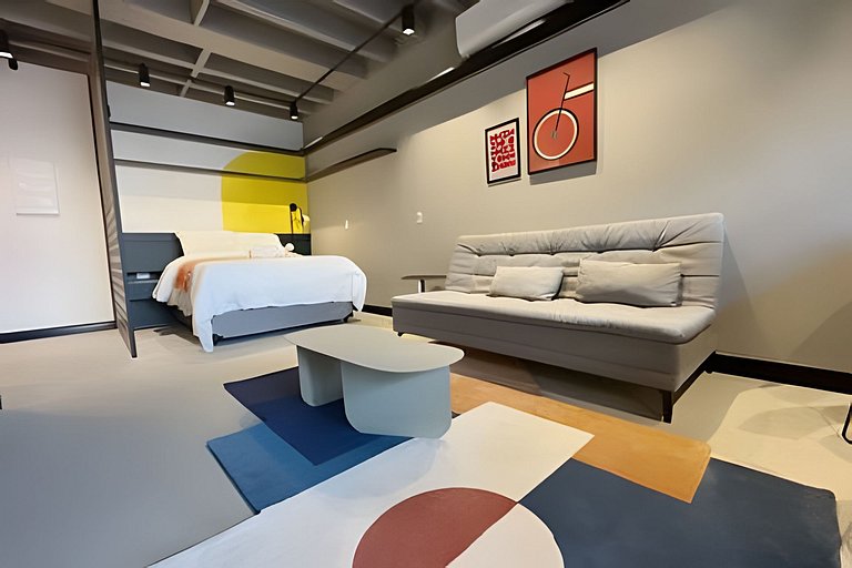 Entre Curvas e Cores