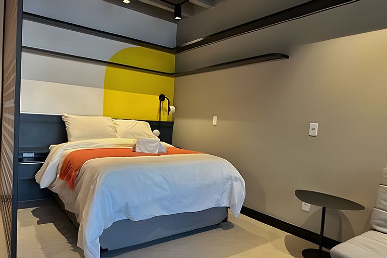 Entre Curvas e Cores