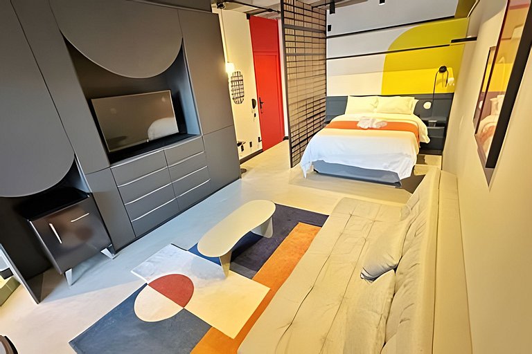 Entre Curvas e Cores