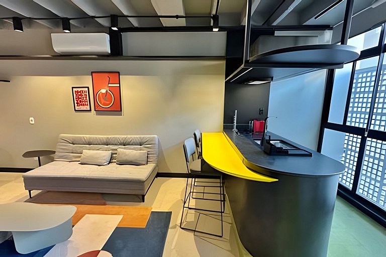 Entre Curvas e Cores