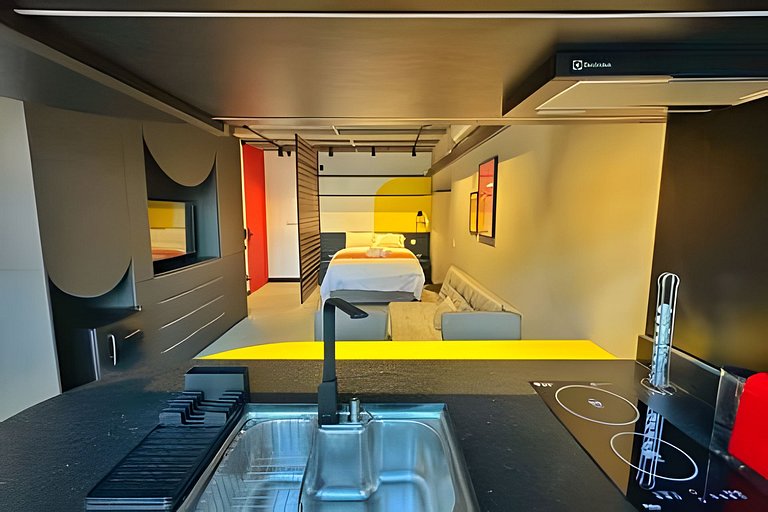 Entre Curvas e Cores