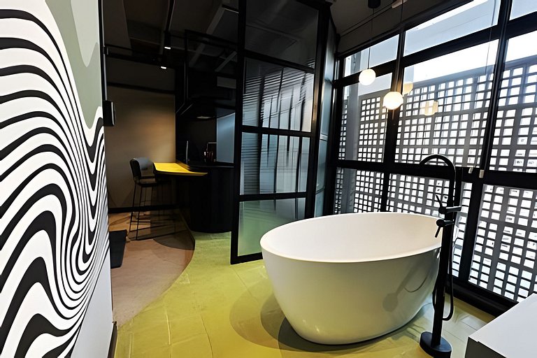 Entre Curvas e Cores