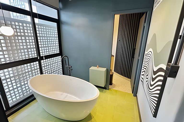 Entre Curvas e Cores