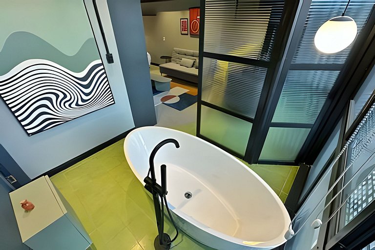 Entre Curvas e Cores