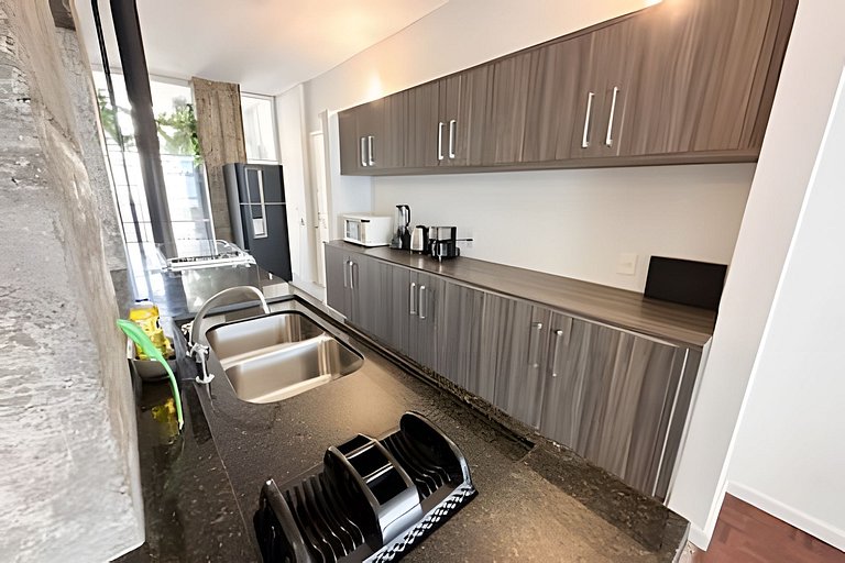 Espaçoso 2 dormitórios, estilo industrial no Copan