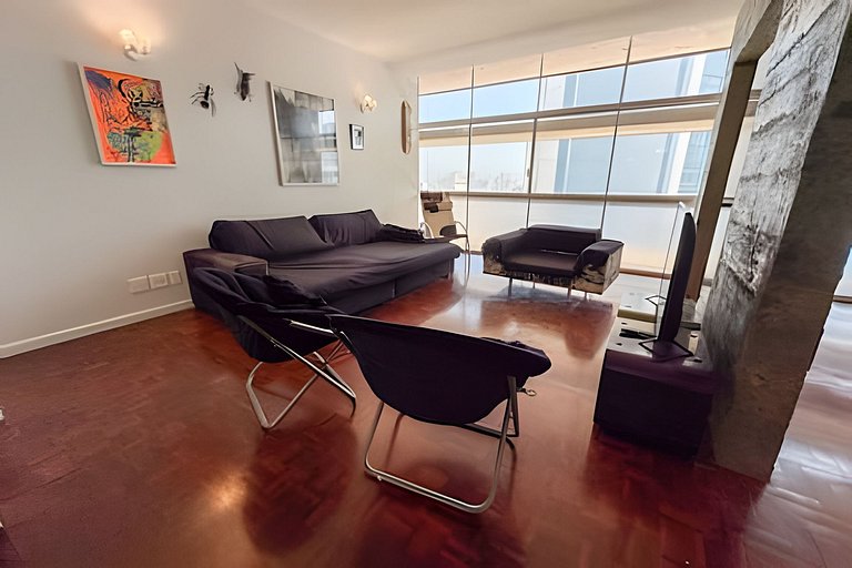 Espaçoso 2 dormitórios, estilo industrial no Copan