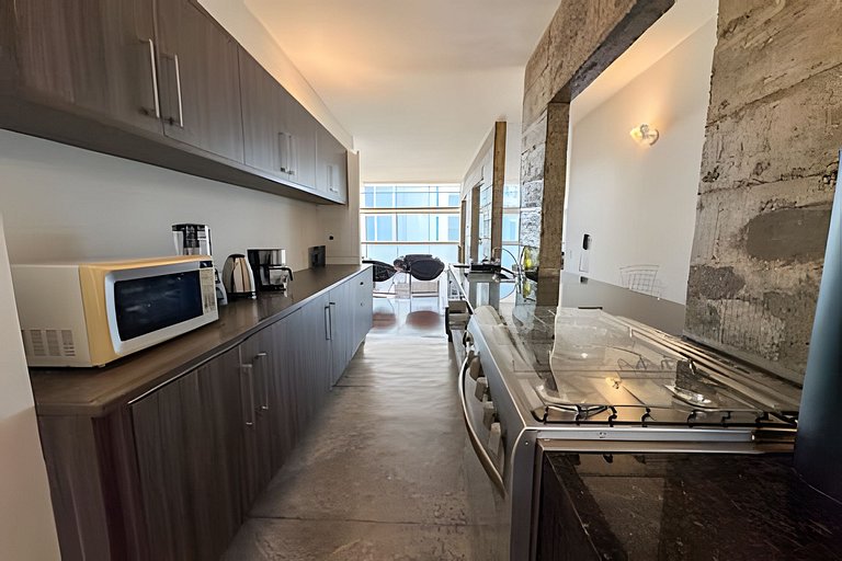 Espaçoso 2 dormitórios, estilo industrial no Copan